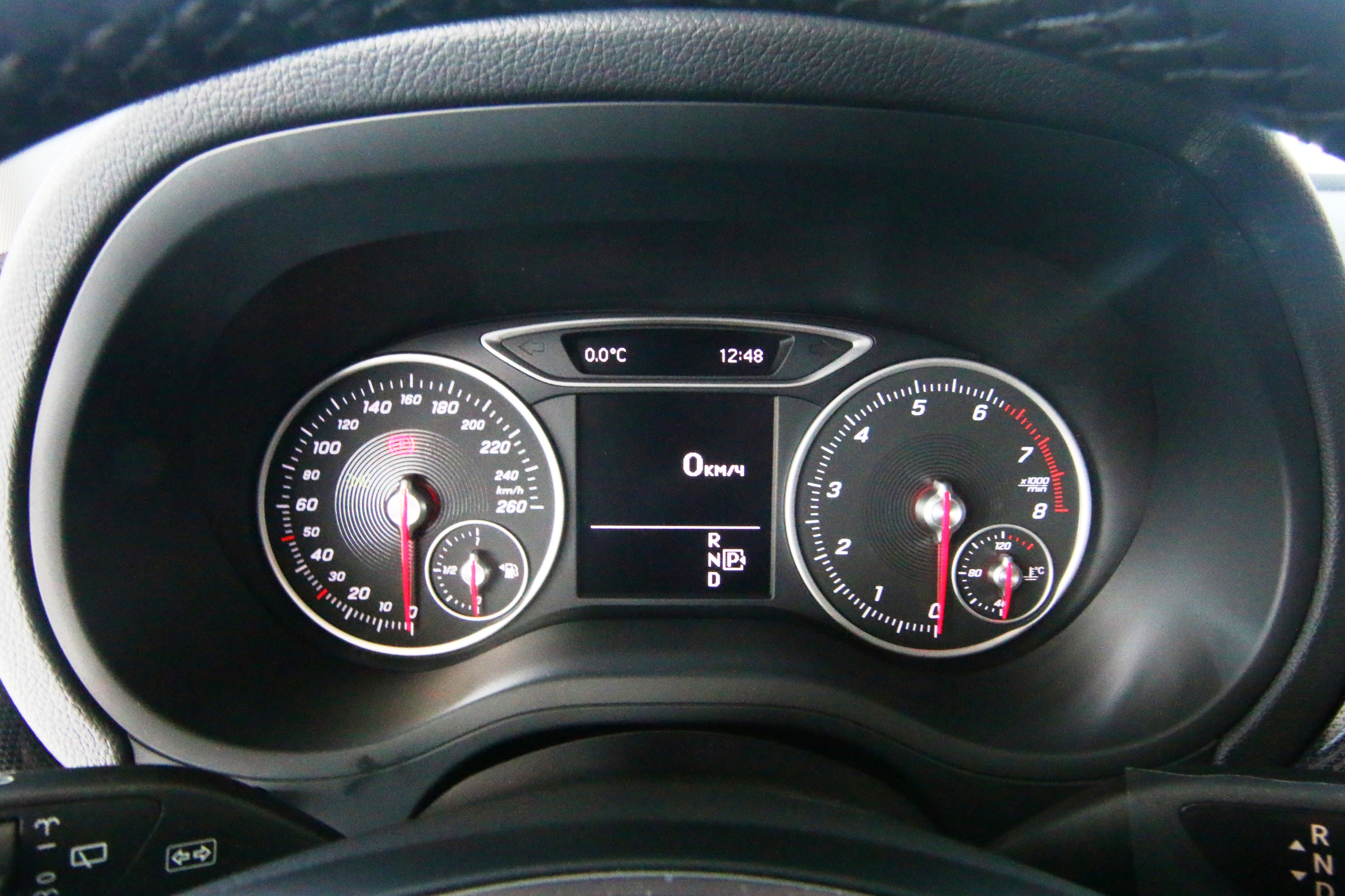 Mercedes-BenzB 180 2015. Тактичный помощник