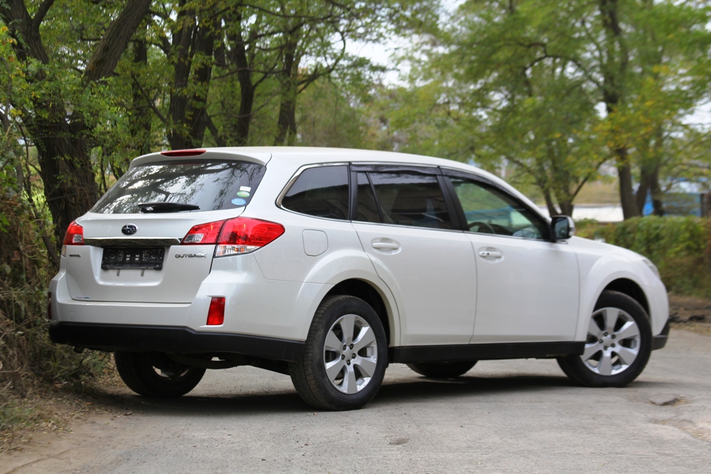 Subaru Outback 2.5 2012. Четко по правилам