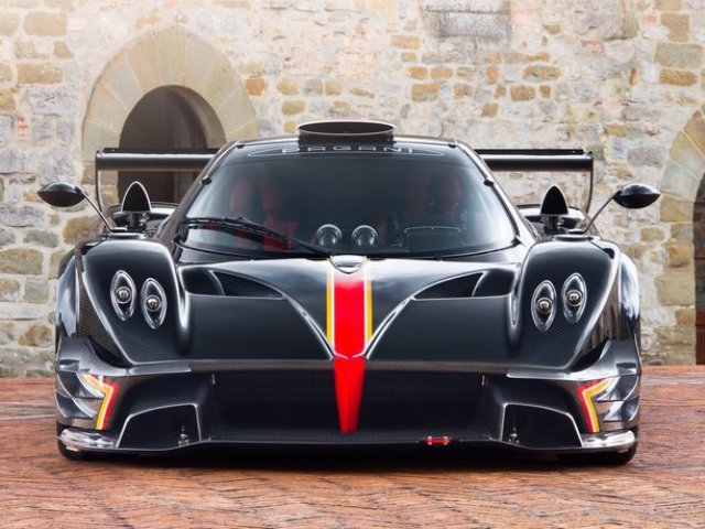 Pagani Zonda Revolucion. Исторический факт