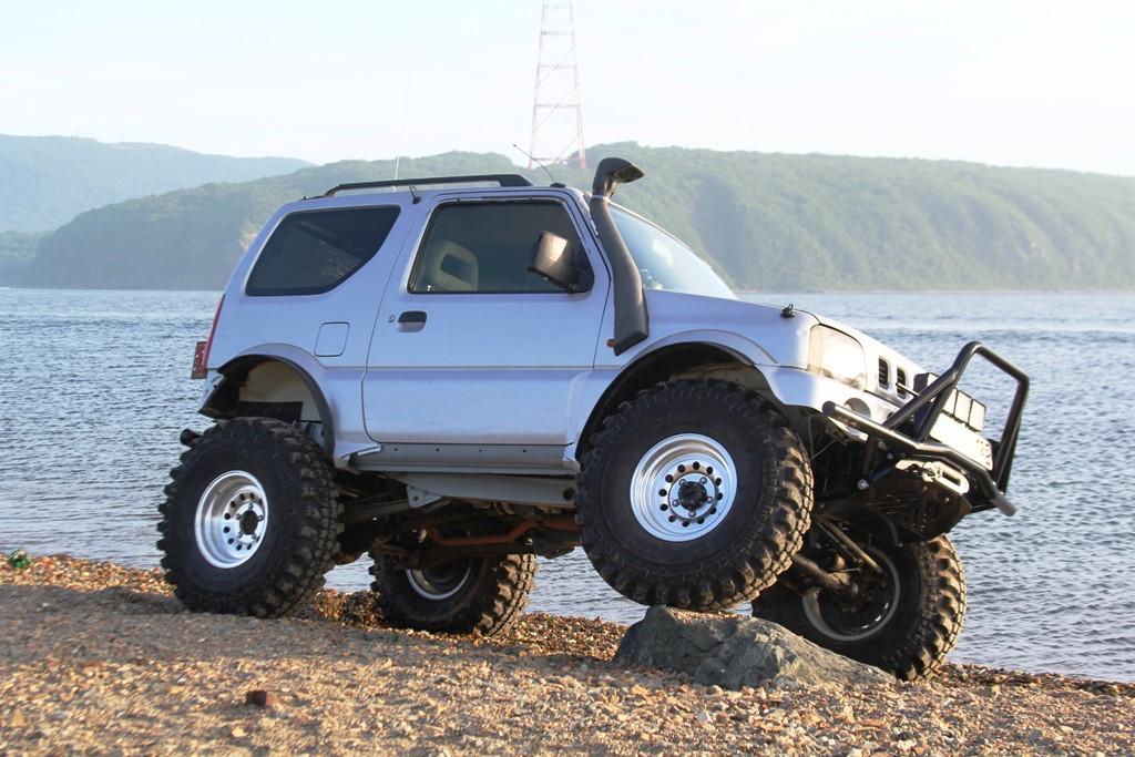 Suzuki Jimny Wide. Новый подход к знакомой задаче