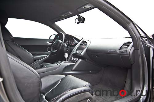 Audi R8 4.2 quattro. И крышу сносит!