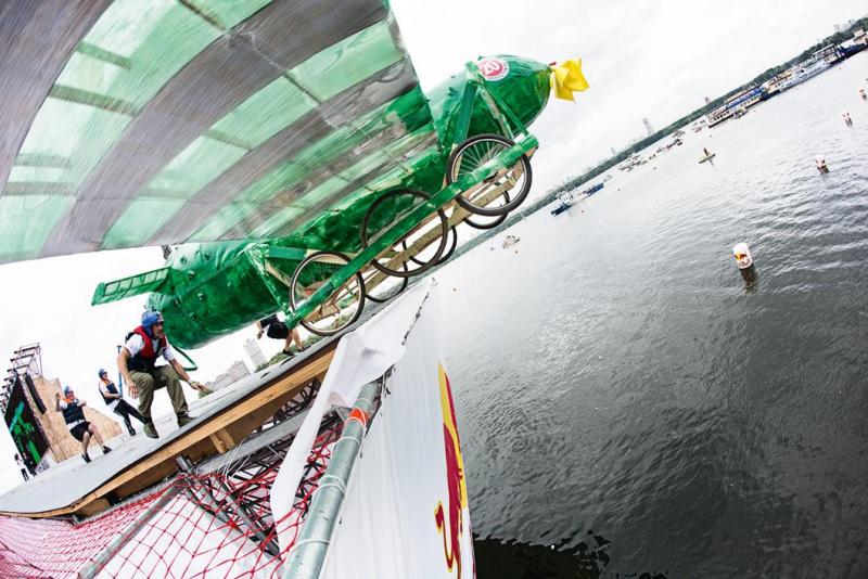 Red Bull Flugtag 2013: в третий раз в Москве