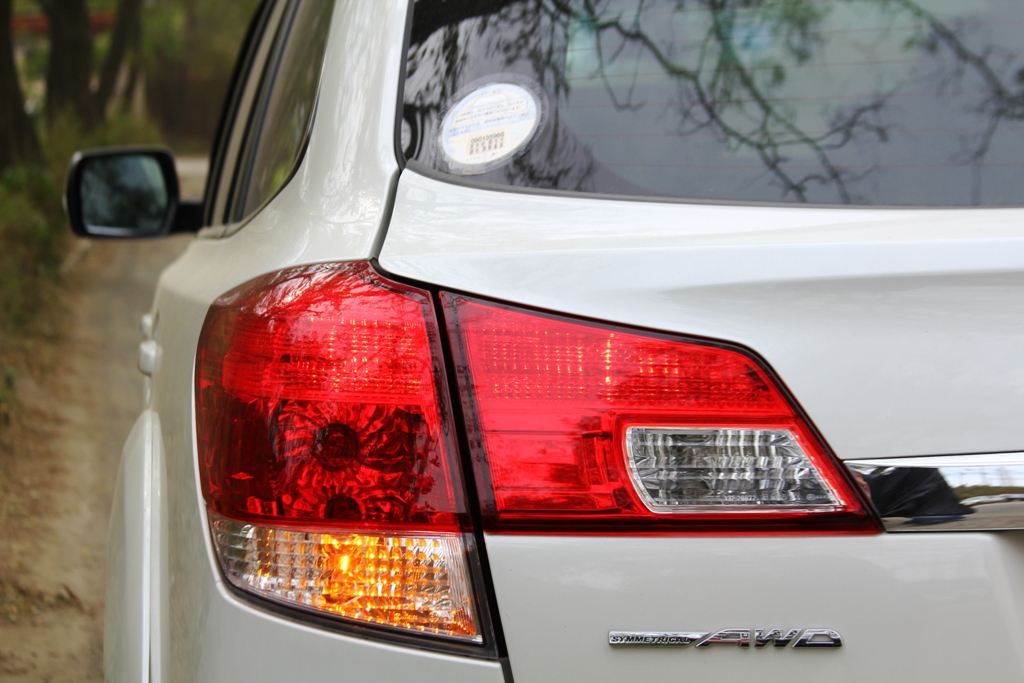 Subaru Outback 2.5 2012. Четко по правилам