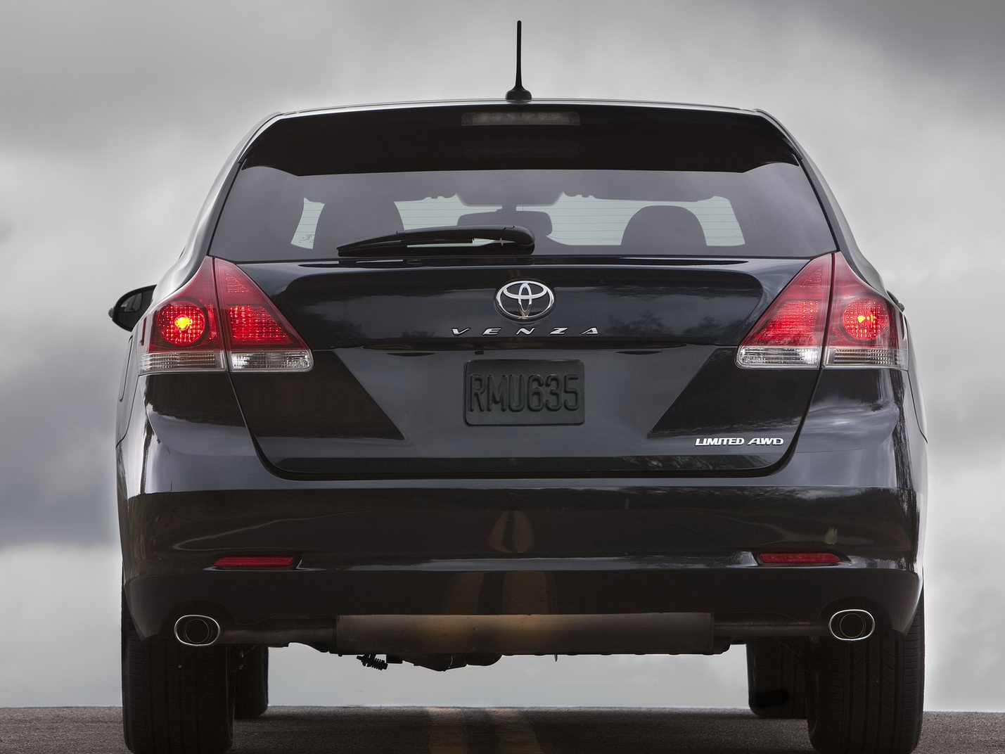 Toyota Venza 2013. Свежий кроссвэн