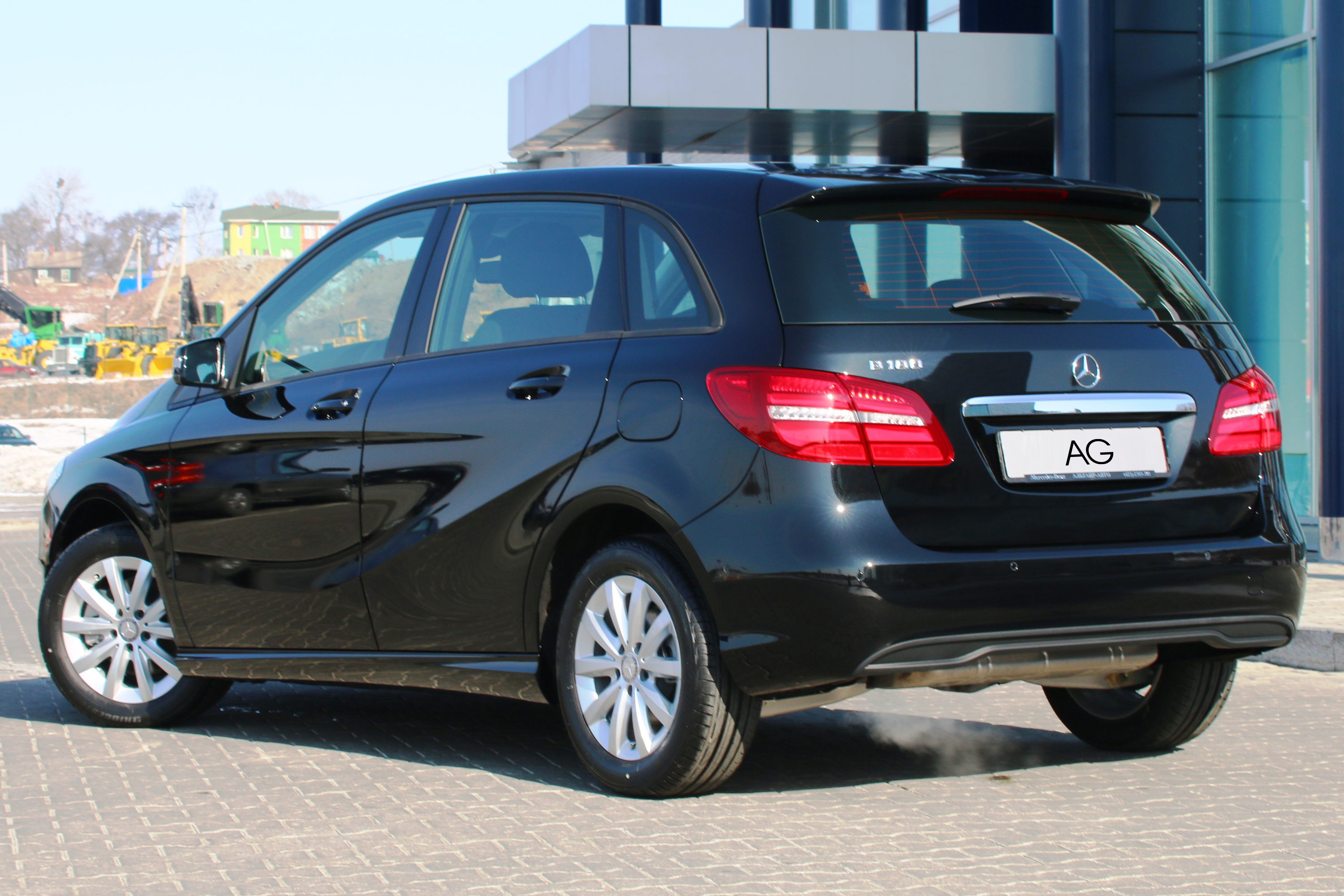 Mercedes-BenzB 180 2015. Тактичный помощник
