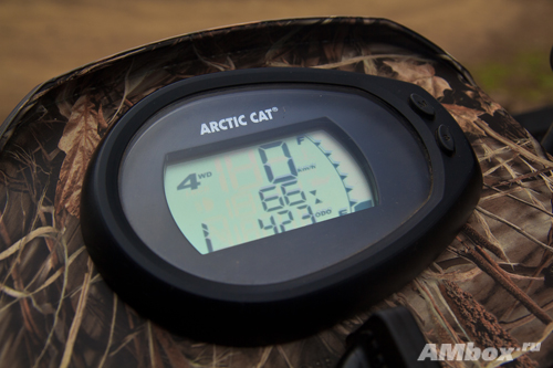 Arctic Cat 650 H1 vs. BRP Can-Am Outlander 800R MAX Limited. Небо и земля