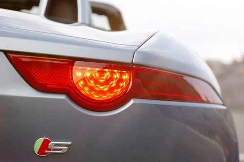 Jaguar F-Type 2014. Мал, да удал