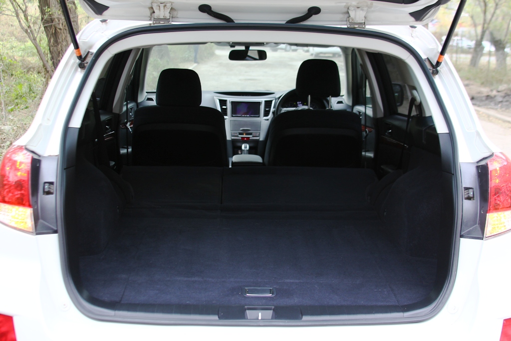 Subaru Outback 2.5 2012. Четко по правилам