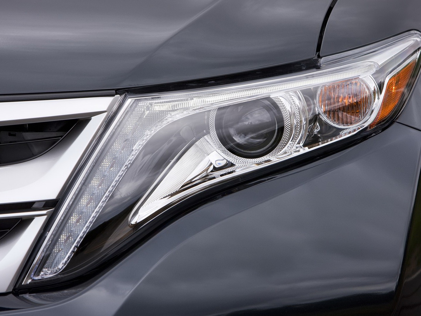 Toyota Venza 2013. Свежий кроссвэн