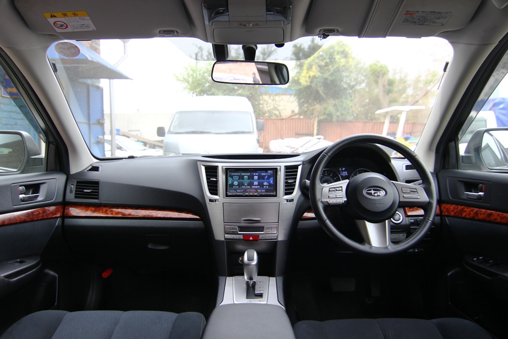 Subaru Outback 2.5 2012. Четко по правилам