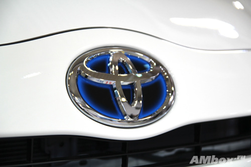 Toyota Prius Aqua. Просто добавь воды