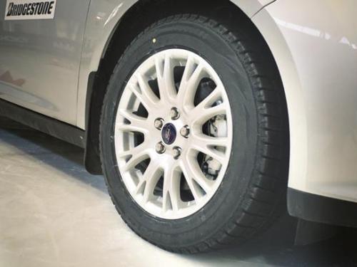 Bridgestone Blizzak Revo GZ