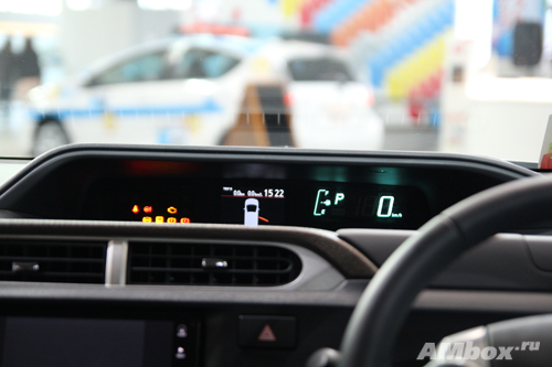 Toyota Prius Aqua. Просто добавь воды